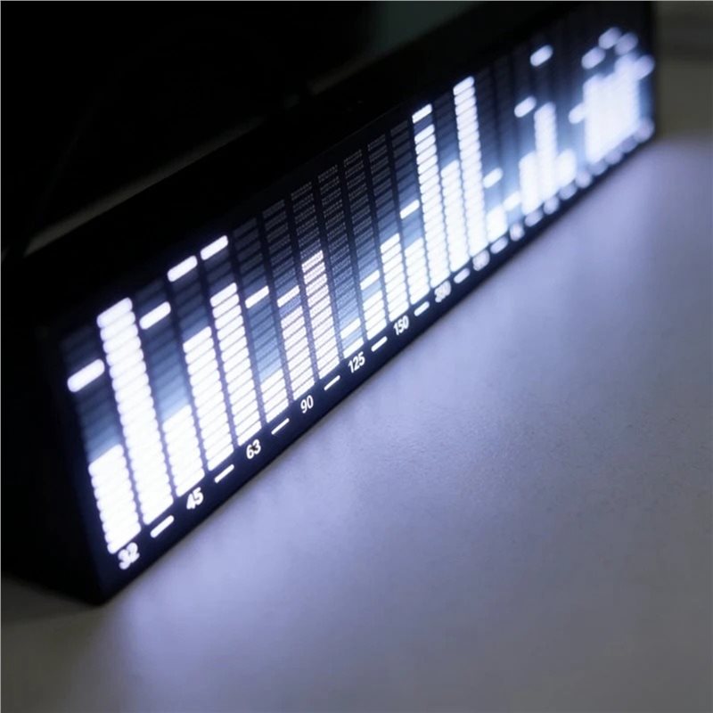 مصباح سيارة LED يعمل بالصوت A4 - مراجعة Car Ambient Light Sound Activated وسعره